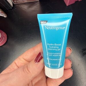 Neutrogena Blue Hydro Boost Cleansing Gel